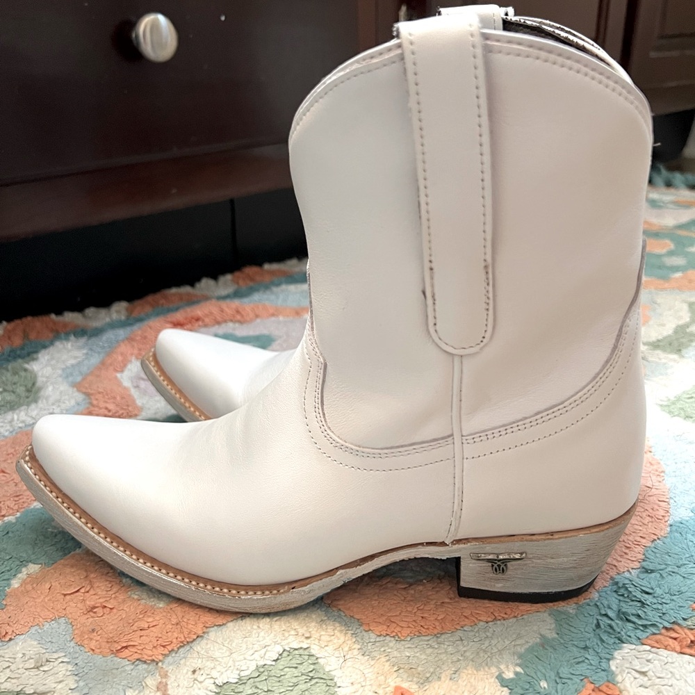 Lane cowgirl boots - Sz 8 white - worn ONCE - Picture 5 of 8